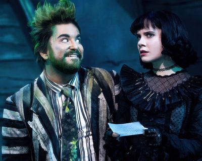 Alex Brightman — photo 17 in the Signet library