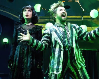 Alex Brightman — photo 18 in the Signet library