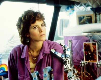 Ally Sheedy — photo 5 in the Signet library
