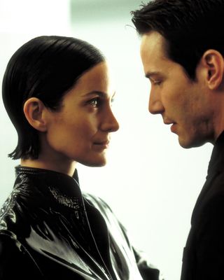 Carrie-Anne Moss — photo 1 in the Signet library