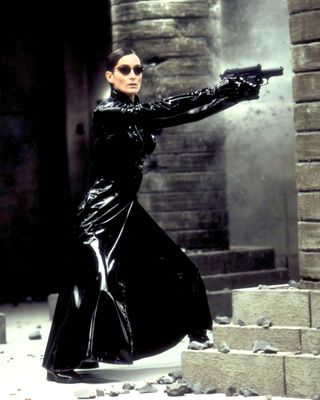 Carrie-Anne Moss — photo 2 in the Signet library
