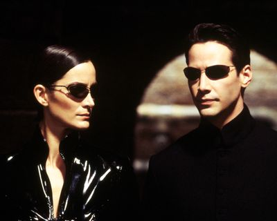Carrie-Anne Moss — photo 5 in the Signet library