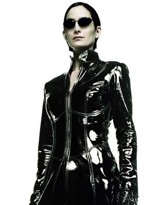 Carrie-Anne Moss — photo 8 in the Signet library