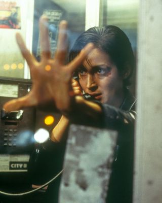 Carrie-Anne Moss — photo 23 in the Signet library