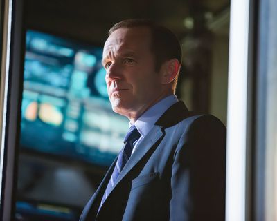 Clark Gregg — photo 5 in the Signet library