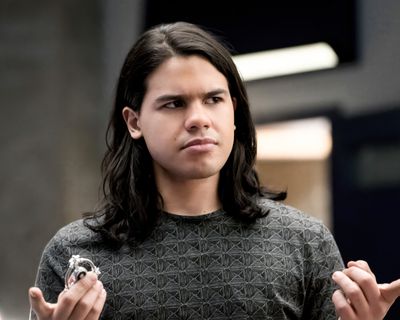 Carlos Valdes — photo 3 in the Signet library