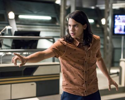 Carlos Valdes — photo 9 in the Signet library