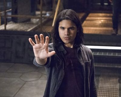 Carlos Valdes — photo 10 in the Signet library