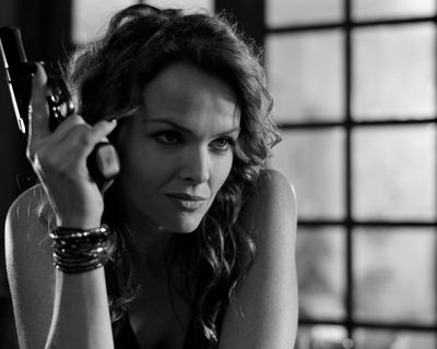 Dina Meyer — photo 18 in the Signet library