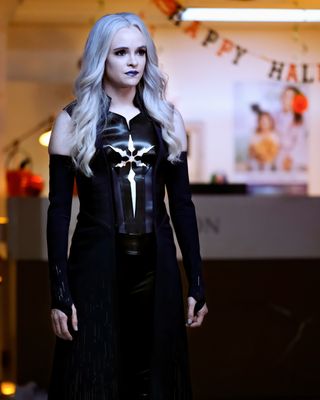 Danielle Panabaker — photo 12 in the Signet library