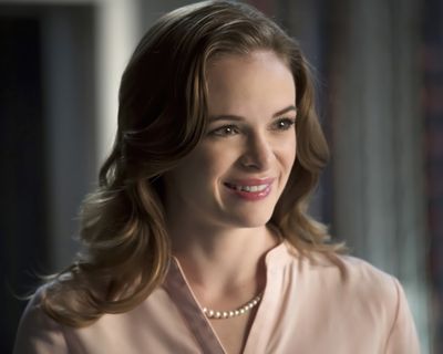 Danielle Panabaker — photo 18 in the Signet library