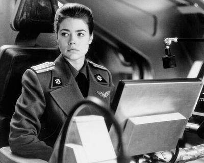 Denise Richards — photo 3 in the Signet library