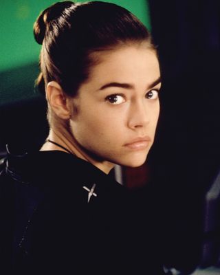Denise Richards — photo 6 in the Signet library