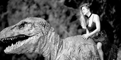 Denise Richards — photo 11 in the Signet library