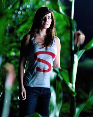 Erica Durance — photo 9 in the Signet library