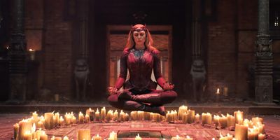 Elizabeth Olsen — photo 14 in the Signet library