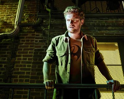 Finn Jones — photo 1 in the Signet library