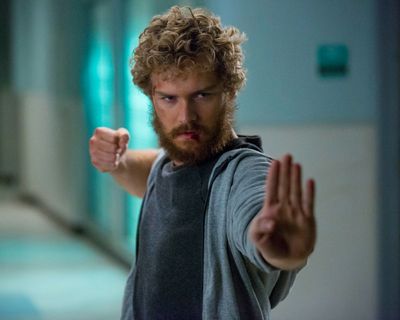 Finn Jones — photo 10 in the Signet library