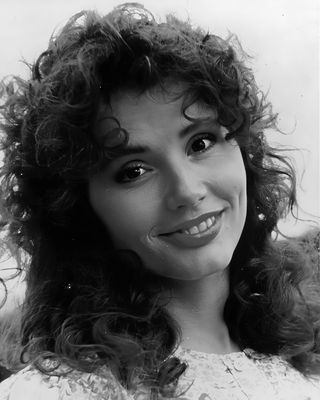 Geena Davis — photo 10 in the Signet library