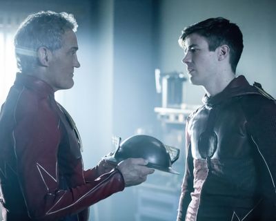 Grant Gustin — photo 4 in the Signet library