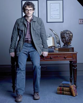 Hugh Dancy — photo 4 in the Signet library