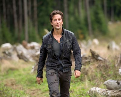 Henry Ian Cusick — photo 8 in the Signet library