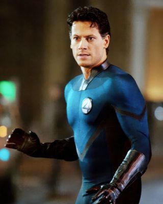 Ioan Gruffudd — photo 10 in the Signet library