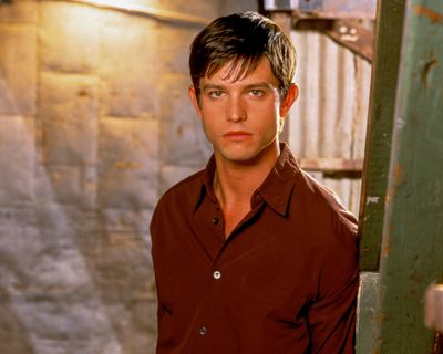 Jason Behr — photo 4 in the Signet library