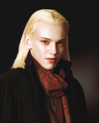 Jamie Campbell Bower — photo 6 in the Signet library