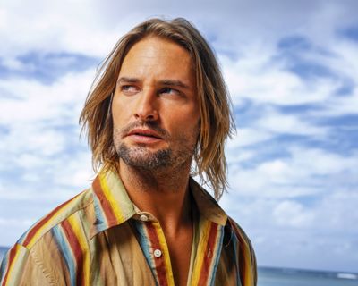 Josh Holloway — photo 5 in the Signet library