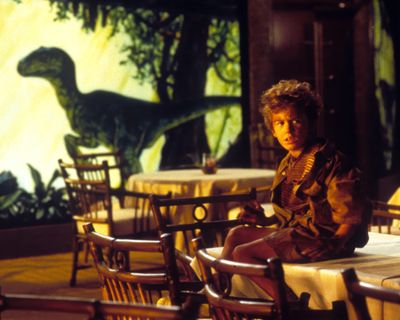 Joseph Mazzello — photo 1 in the Signet library