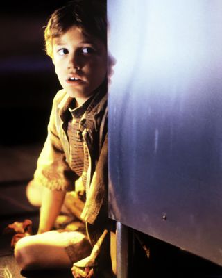 Joseph Mazzello — photo 20 in the Signet library