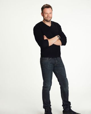 Joel McHale — photo 6 in the Signet library