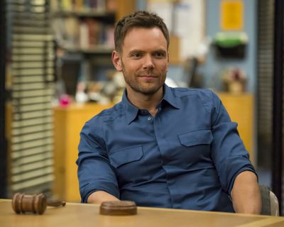 Joel McHale — photo 20 in the Signet library