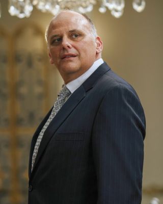 Kurt Fuller — photo 14 in the Signet library