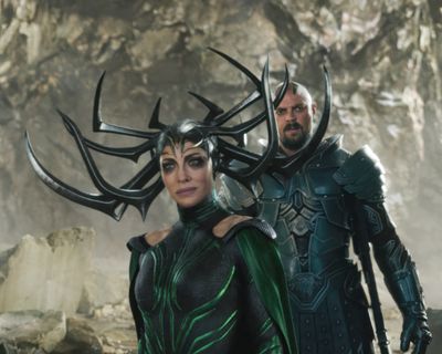 Karl Urban — photo 5 in the Signet library