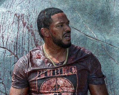 Laz Alonso — photo 3 in the Signet library