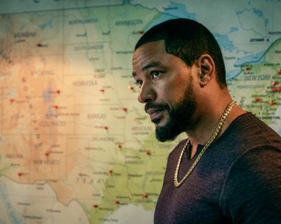 Laz Alonso — photo 9 in the Signet library