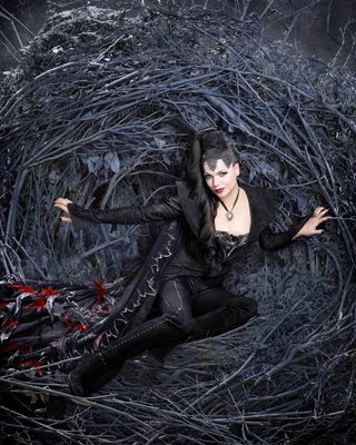 Lana Parrilla — photo 17 in the Signet library