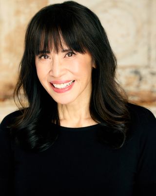 Lauren Tom — photo 3 in the Signet library