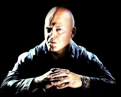 Michael Chiklis — photo 23 in the Signet library