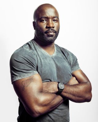 Mike Colter — photo 1 in the Signet library