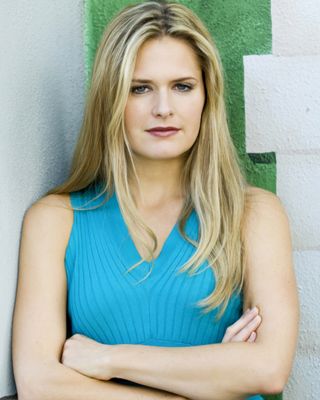Maggie Lawson — photo 1 in the Signet library