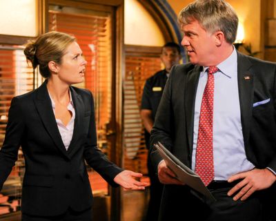 Maggie Lawson — photo 8 in the Signet library