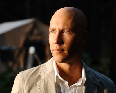 Michael Rosenbaum — photo 5 in the Signet library