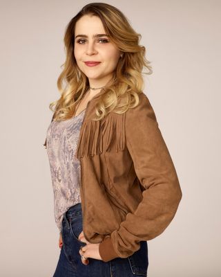 Mae Whitman — photo 16 in the Signet library
