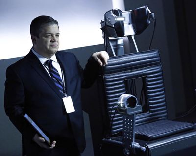 Patton Oswalt — photo 10 in the Signet library