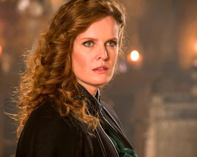 Rebecca Mader — photo 23 in the Signet library