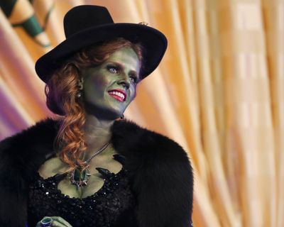 Rebecca Mader — photo 24 in the Signet library
