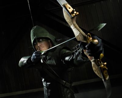 Stephen Amell — photo 6 in the Signet library